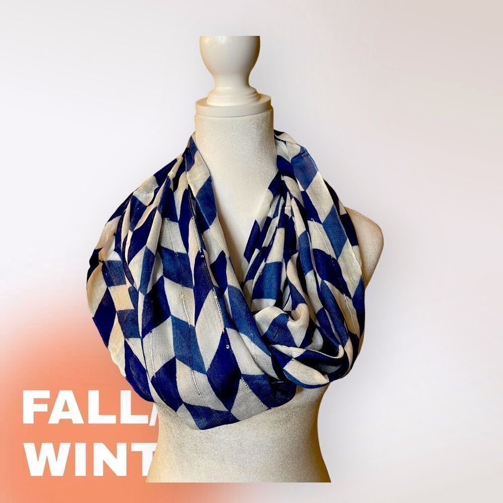 NAVY AND WHITE INFINITY SCARF‎